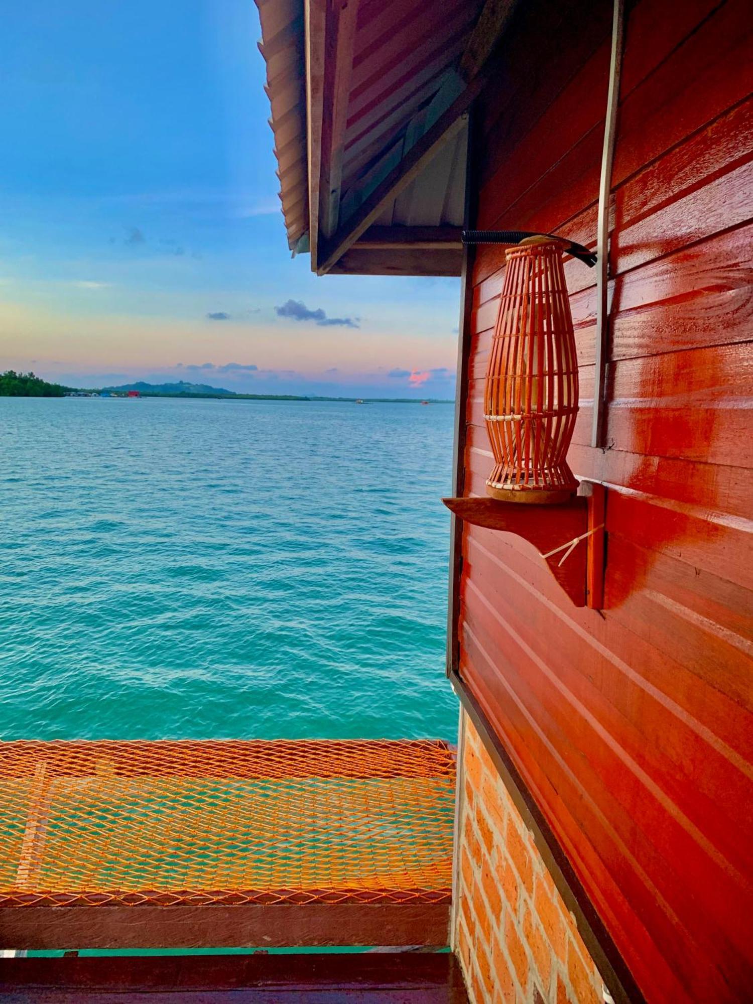 Parapat Water Village Resort เซมปอร์นา ภายนอก รูปภาพ