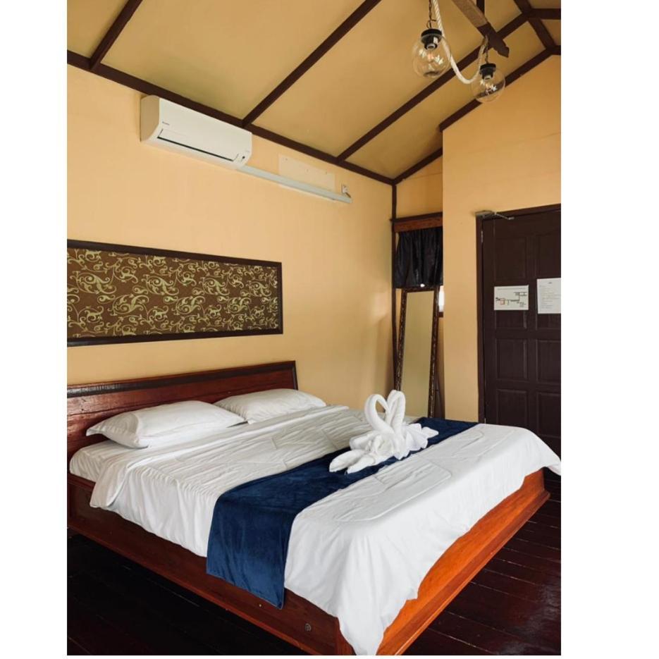Parapat Water Village Resort เซมปอร์นา ภายนอก รูปภาพ